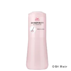 The Wella Shinefinity Brush & Bowl Activator 2% 33oz is a must-have product.